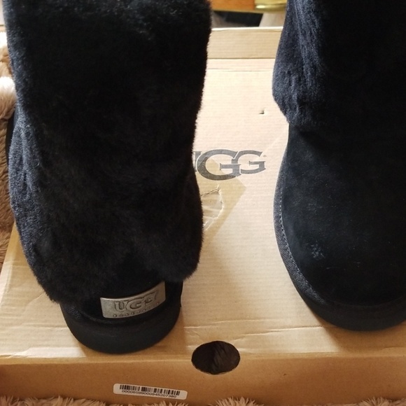 🖤New Ugg boots with attached fur🖤 - Picture 2 of 7